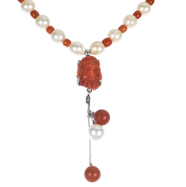 Necklace in 18 kt white gold, red coral, cultured pearls and engraved coral cameo