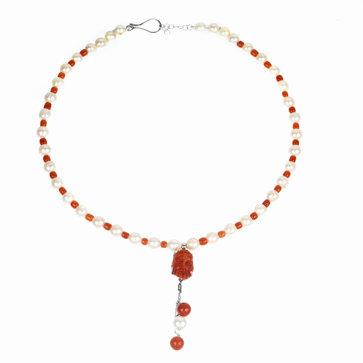 Collana in Oro Bianco 18 Kt, Corallo Rosso, Perle Coltivate e Cammeo in Corallo Inciso
