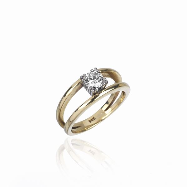 Solitaire ring in 18 kt yellow gold and diamond  - Auction Auction of Antique, Modern, Wristwatches and Jewellery from a Roman Collection - Curio - Casa d'aste in Firenze