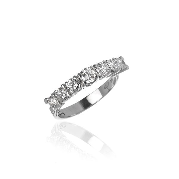 Eternity ring in 18 kt white gold and brilliant cut diamonds