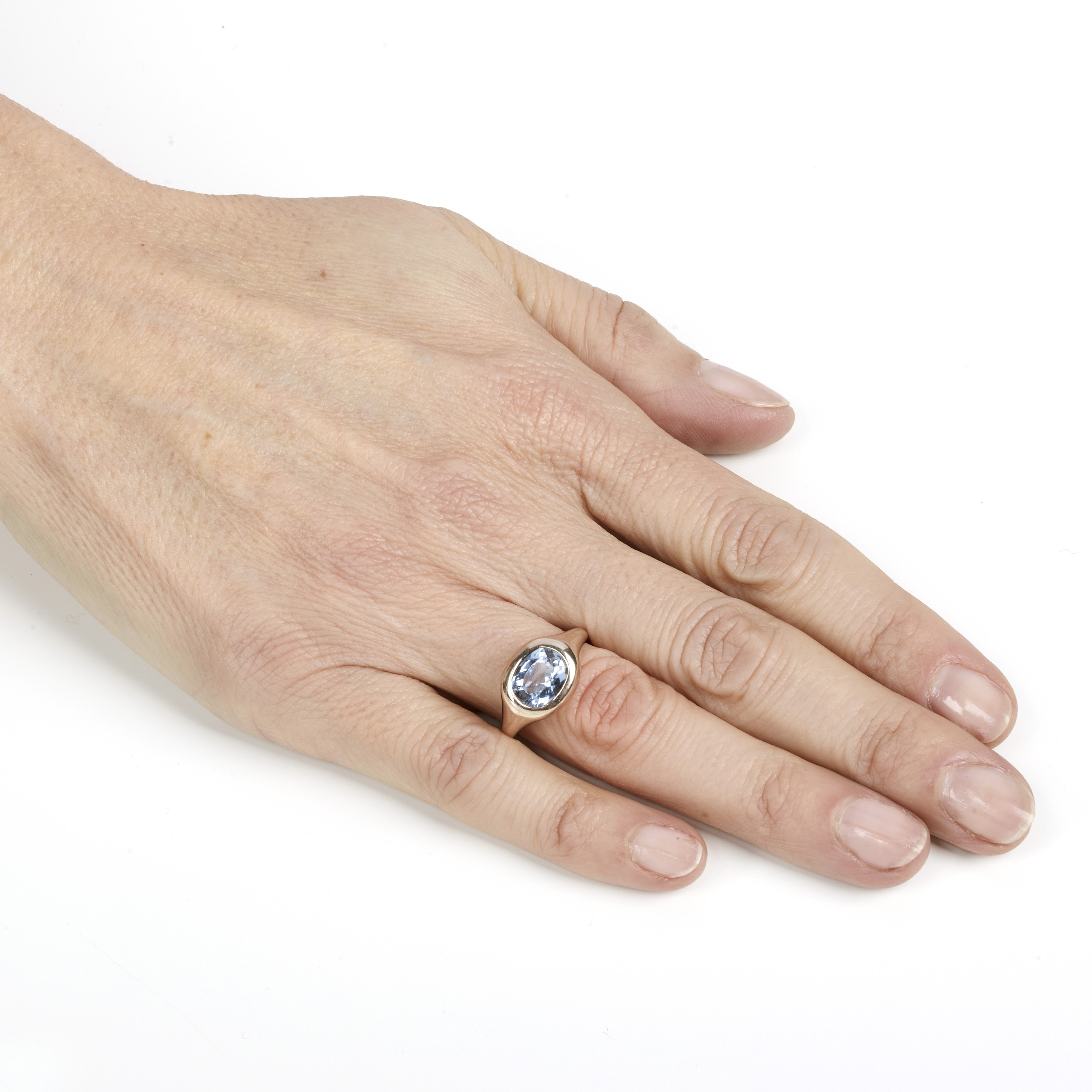 Anello in Oro Bianco a 9 Kt e Topazio Azzurro
