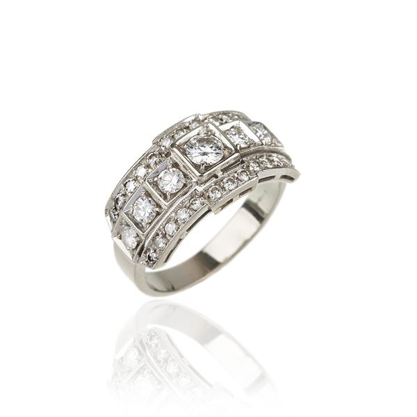 Band ring in 18 kt white gold and brilliant-cut diamonds