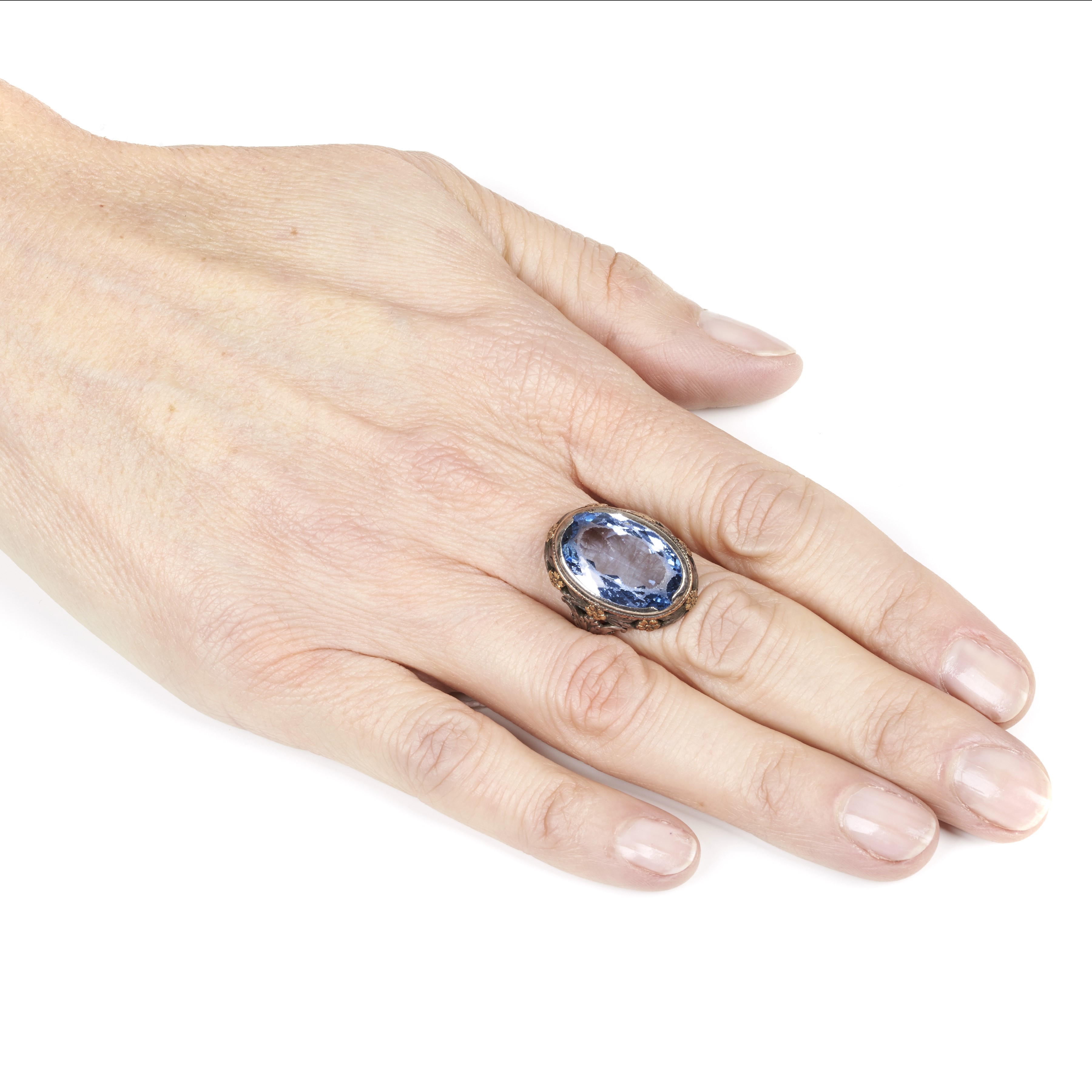 Grande anello in argento, oro 9 kt e spinello sintetico azzurro