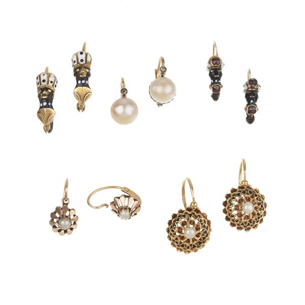 Five of ten pairs of pendant earrings in 18 kt yellow and rose gold, pearls and enamel