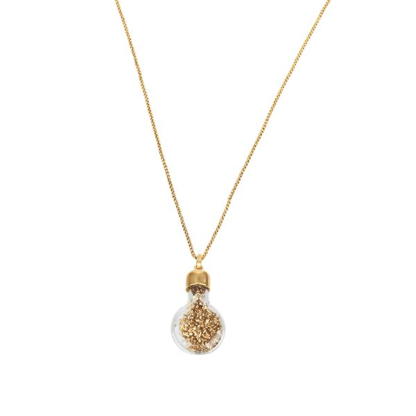 Long 18 kt gold link chain with pendant
