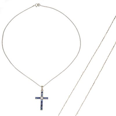 Croce in Oro Bianco 18 Kt, Diamanti e Zaffiri con Catena e Catena in Oro Bianco 18 Kt e Microperl...