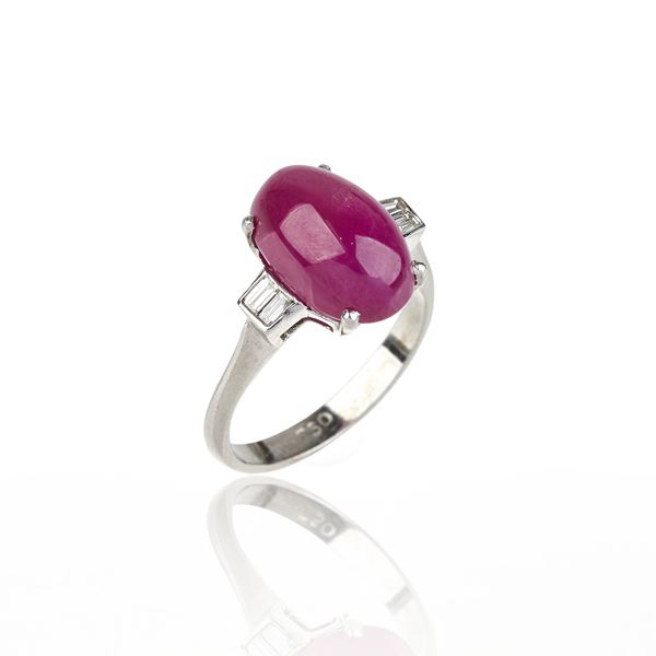 Ring in 18 kt white gold, diamonds and ruby