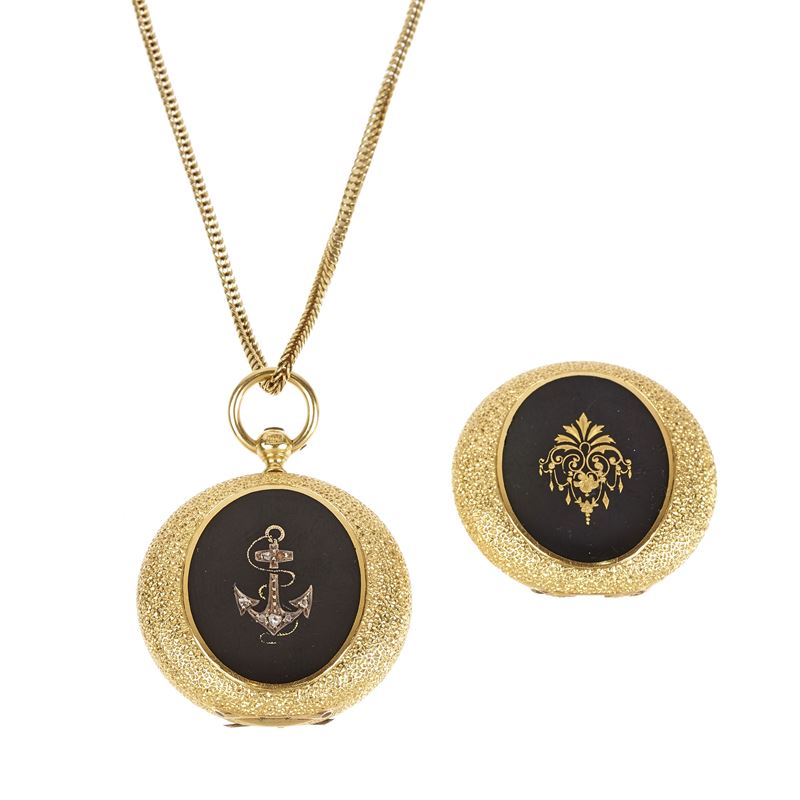 Lunga catena in oro giallo 18 kt con orologio da tasca in oro giallo e miniatura con ancora