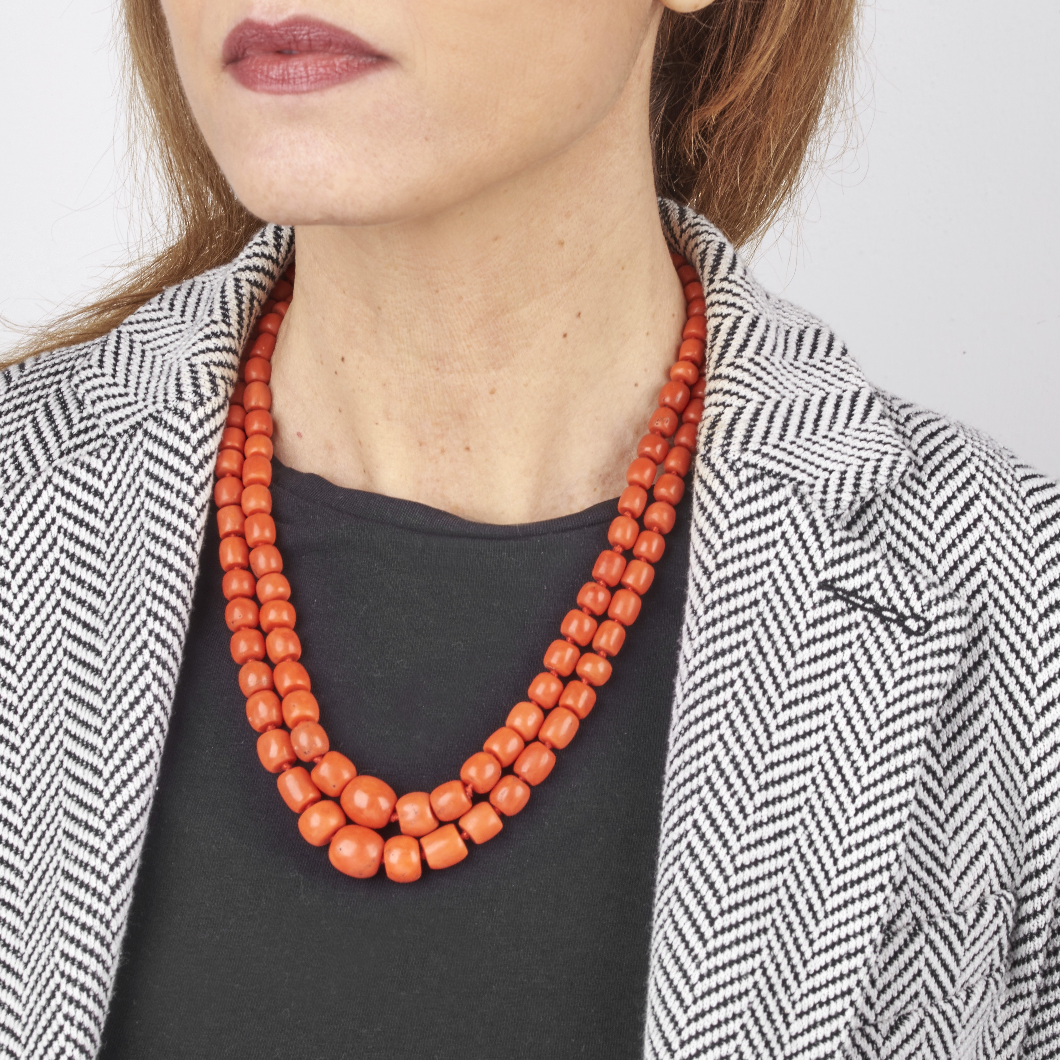 Collana a due fili in corallo rosso e oro giallo