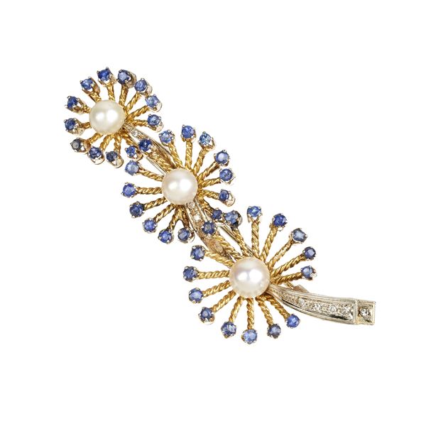 Floral brooch in yellow gold, white gold, diamonds, sapphires and cultured pearls