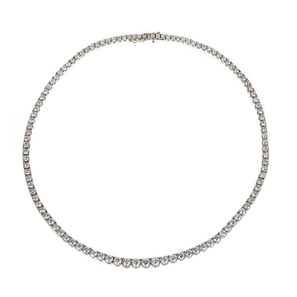 Important tennis necklace in 18 kt white gold and diamonds