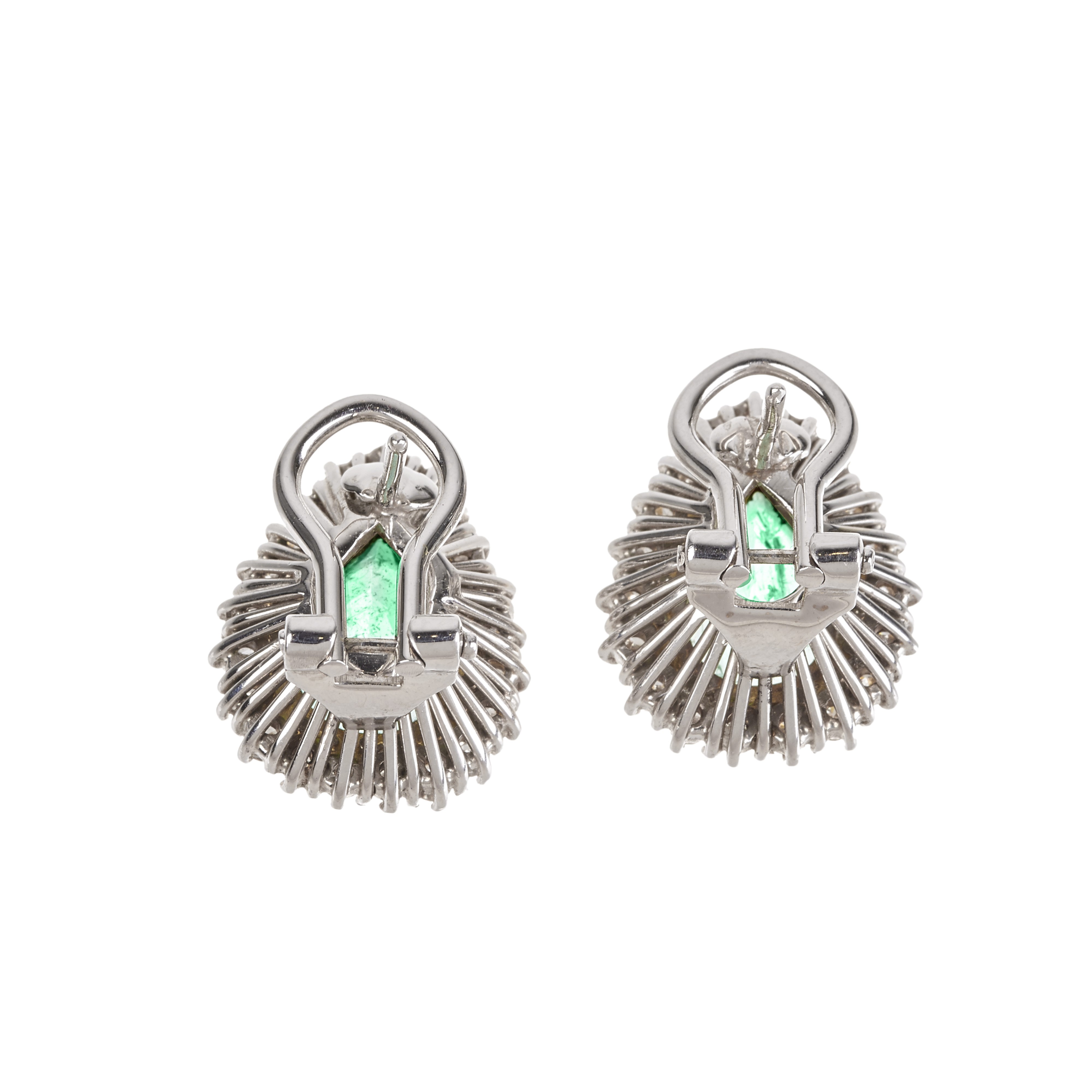 Paio di orecchini in oro bianco e oro giallo 18 kt, diamanti e smeraldi