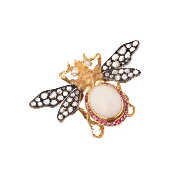 Large Mosca brooch in yellow gold, silver, diamonds and opal