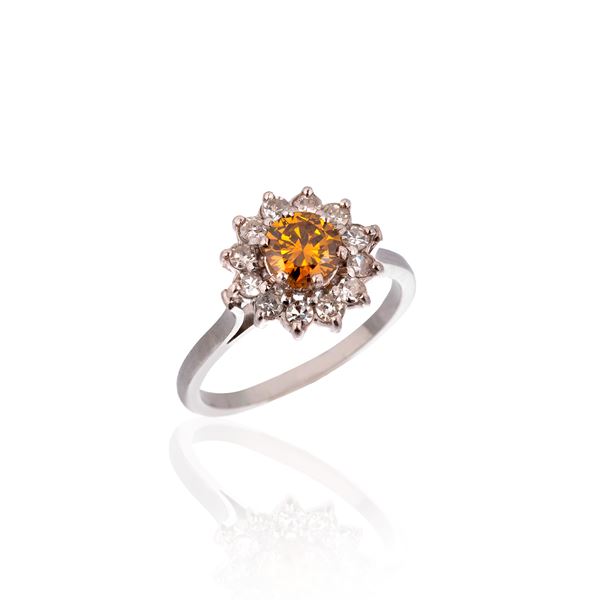 Daisy ring in white gold, diamonds and fancy brown diamond