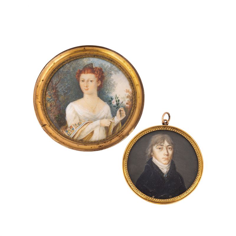 Miniature in oro a 9 kt con ritratto maschile e un'altra in metallo dorato con giovane donna
