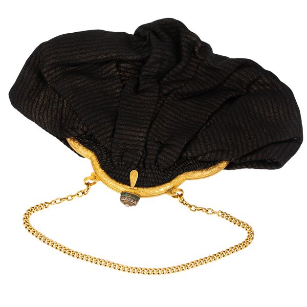 Evening bag in yellow gold and diamonds with black fabric