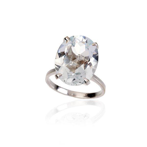 Anello in oro bianco 18 kt e acquamarina