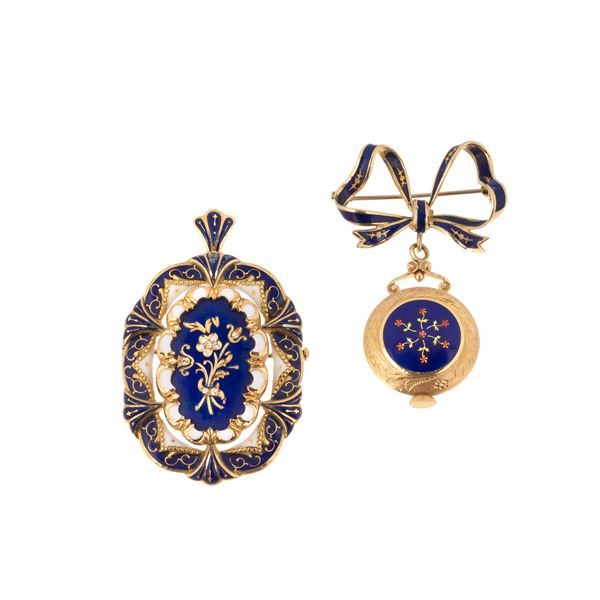 Bow pendant with clock and oval pendant in 18 kt yellow gold, white and blue enamel