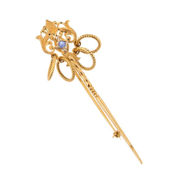 Long brooch in 18 kt yellow gold and sapphire  (Fifties)  - Auction Auction of Antique and Modern Jewelry and Wristwatches - Curio - Casa d'aste in Firenze