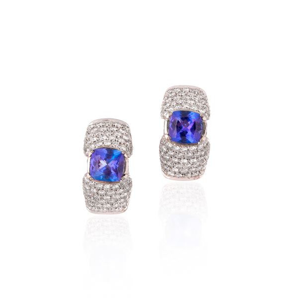 Pair of earrings in white gold, diamonds and tanzanite