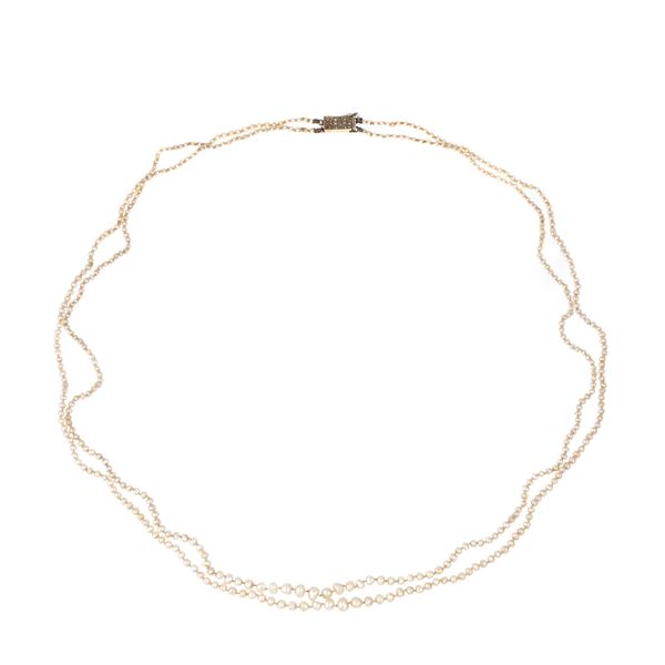 Collana a due fili in microperle, oro giallo e diamanti