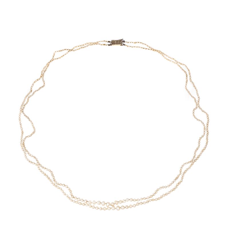 Collana a due fili in microperle, oro giallo e diamanti