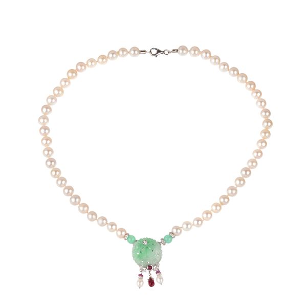 Pearl necklace, 18 kt 40.1 white gold, jade, diamonds and rubies