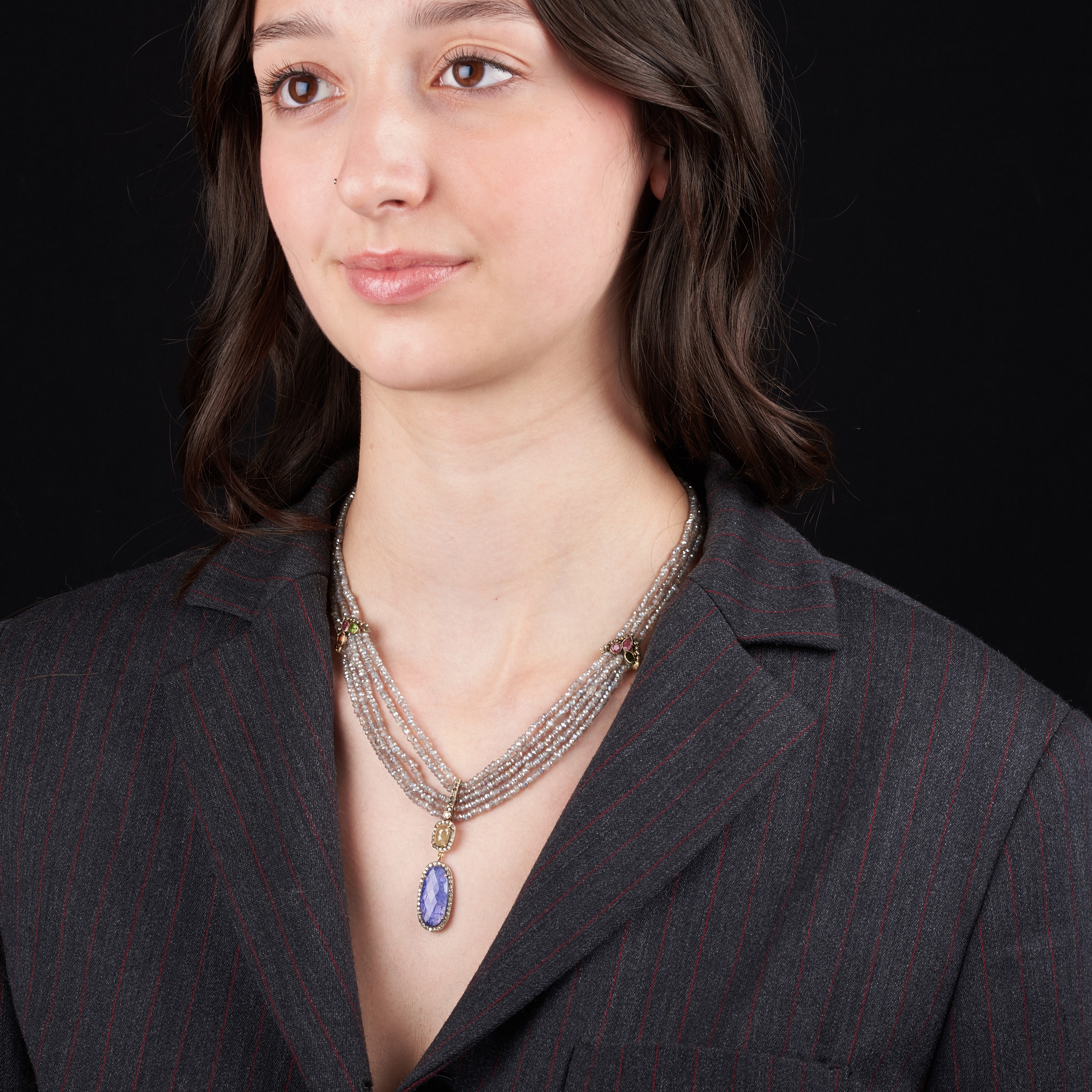 Girocollo in oro giallo, labradorite, diamanti e tanzanite