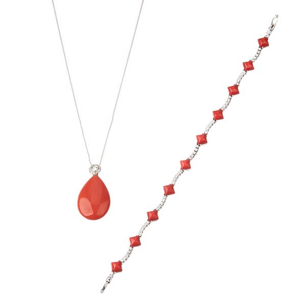 Chain in 18 kt white gold, diamonds and teardrop red coral and bracelet with coral and diamonds