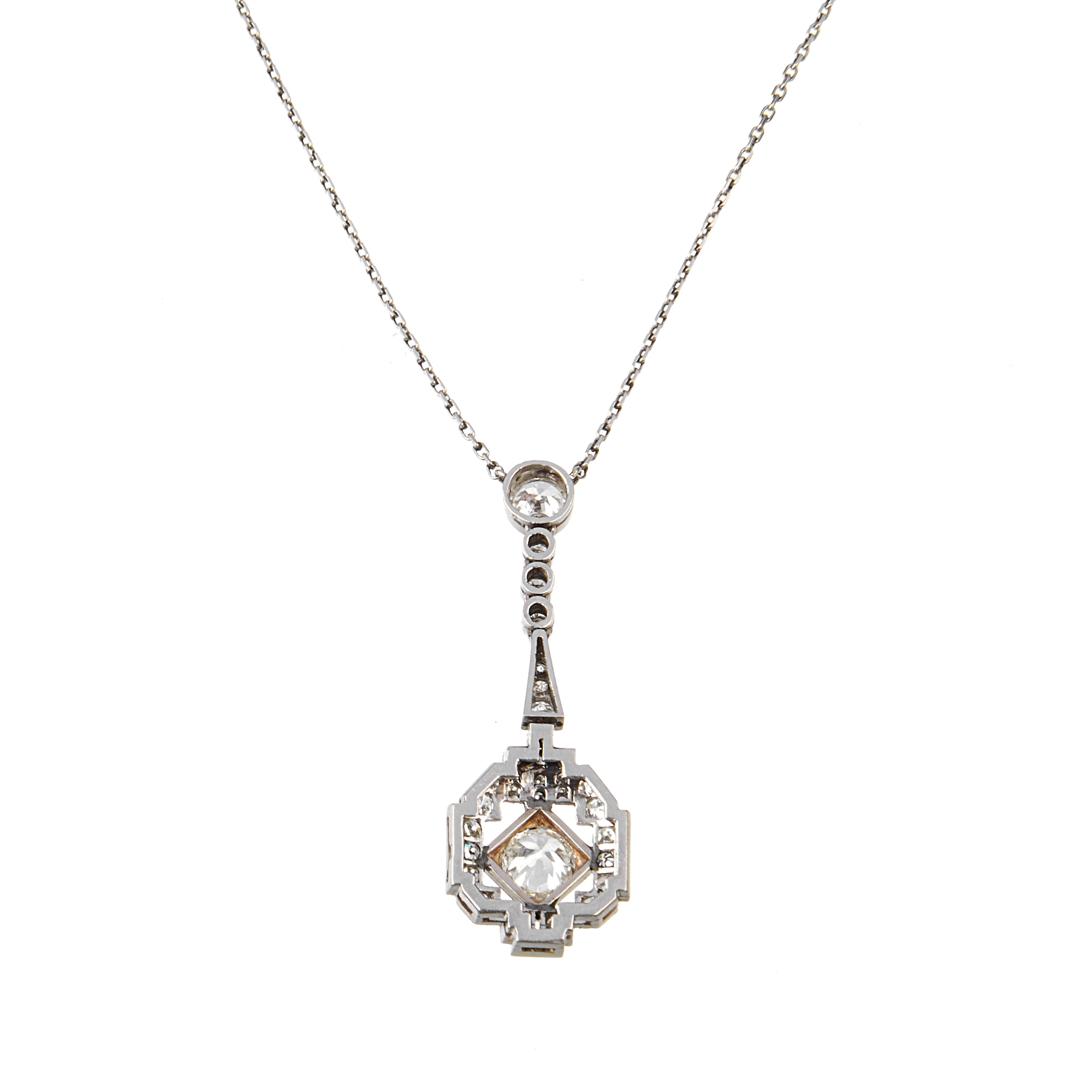 Pendente in oro bianco 18 kt e diamanti con catena a maglie