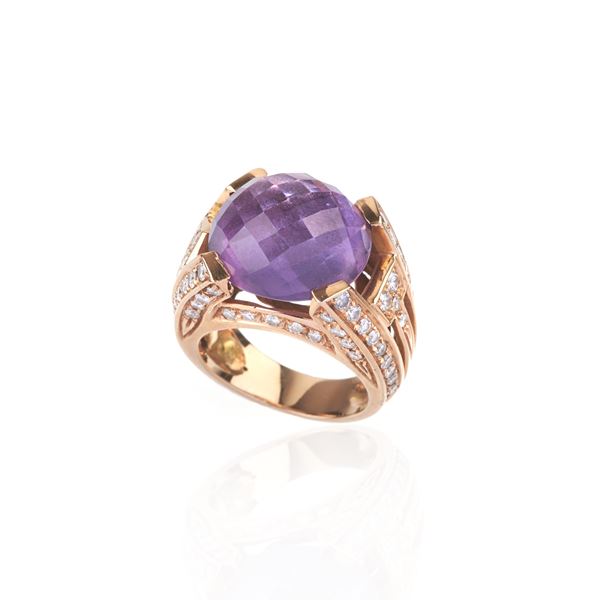 Large ring in 18 kt yellow gold, diamonds and amethyst