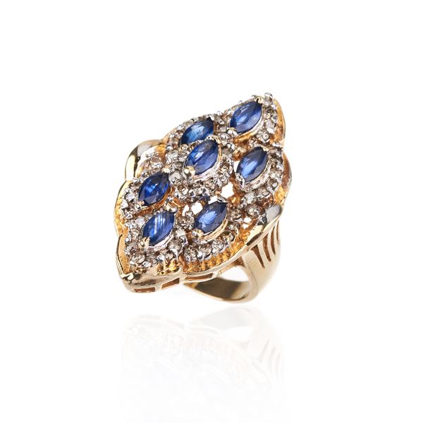 Lozenge ring in 14 kt yellow gold, diamonds and sapphires