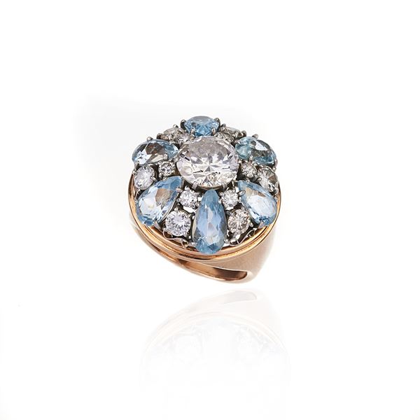 Large ring in 18 kt yellow gold, aquamarine and diamonds