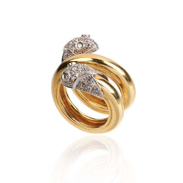 Large Serpenti ring in 18 kt yellow gold and diamonds