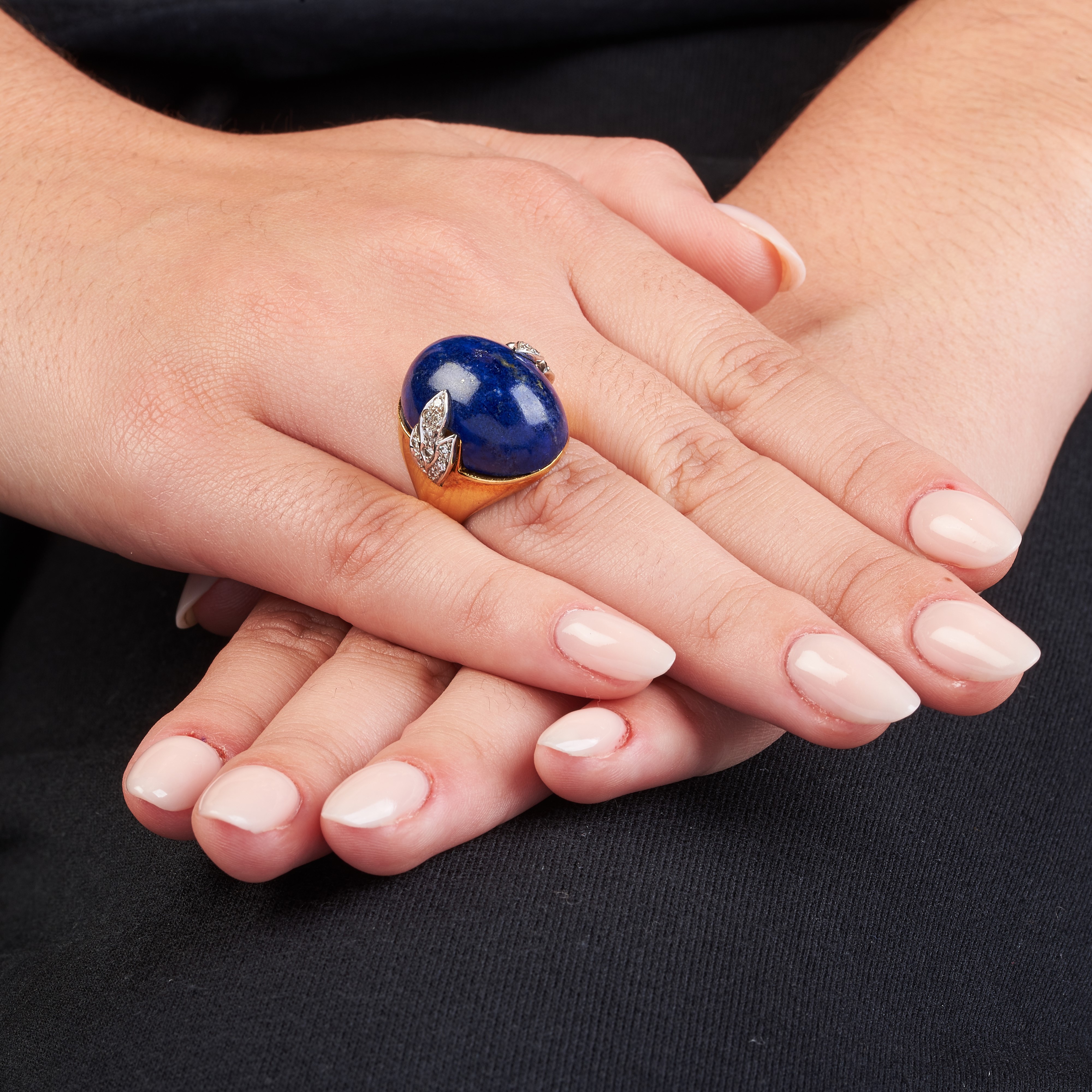 Anello in oro giallo 18 kt, diamanti, turchese e lapislazzuli