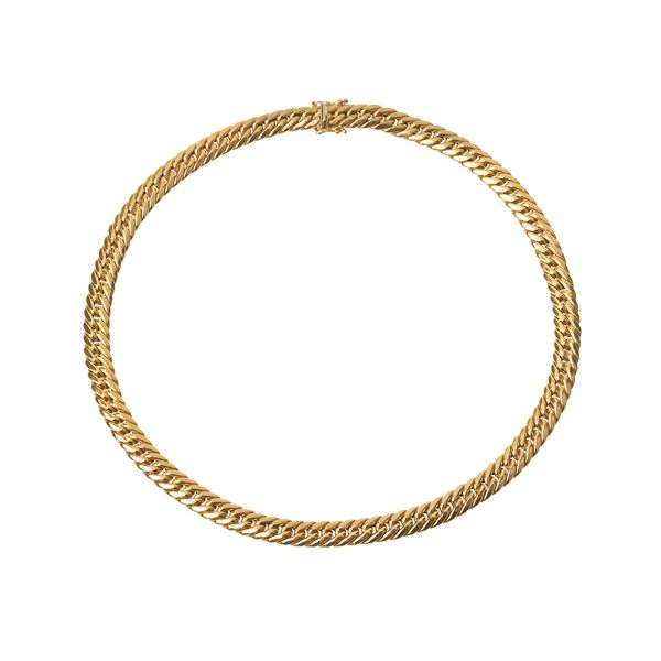 18 kt yellow gold twisted link necklace