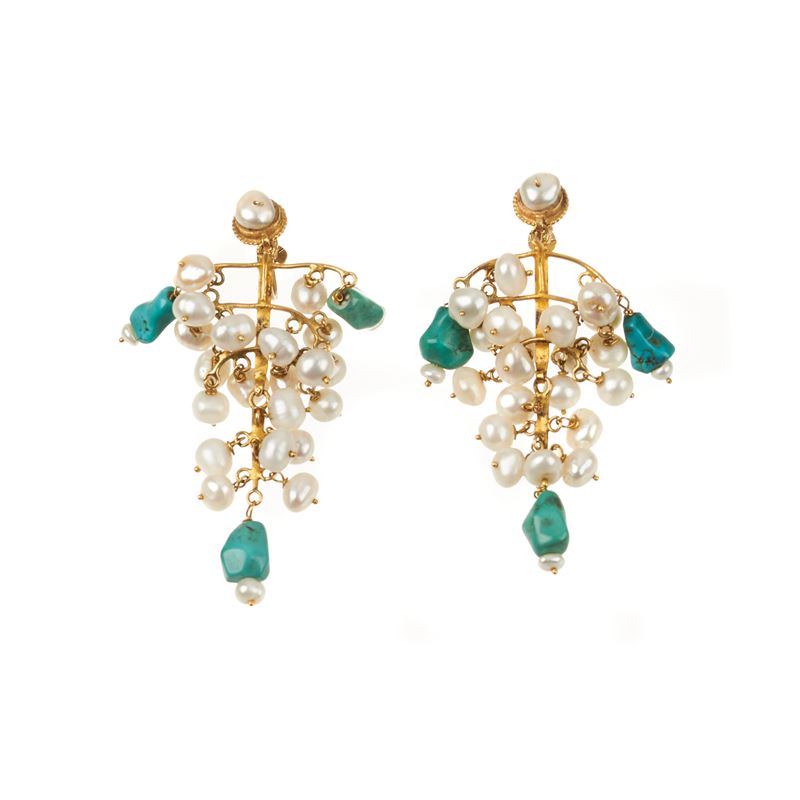 Grandi orecchini pendenti in oro giallo 18 kt, perle coltivate e turchese