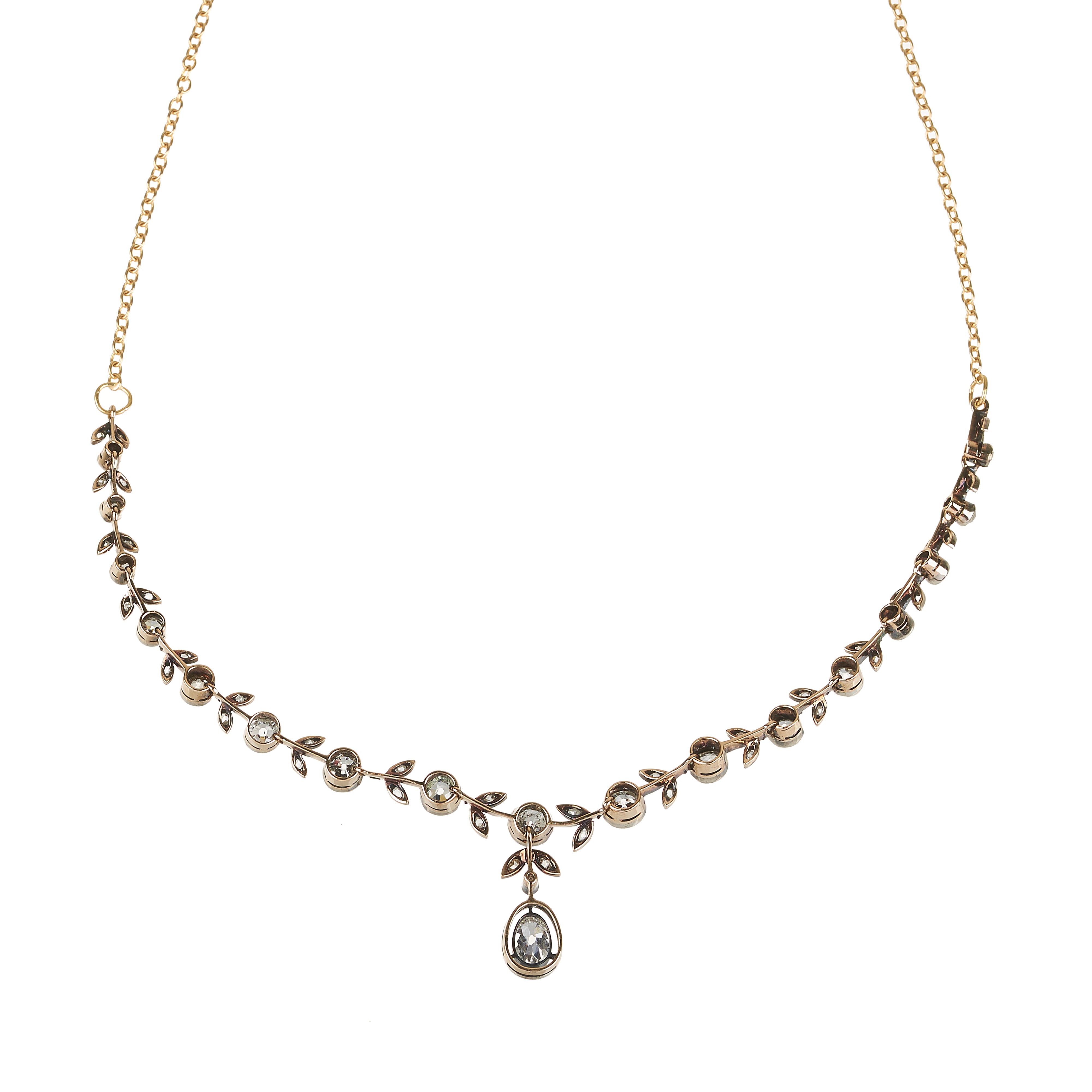 Catena con parte centrale foreale in oro giallo 18 kt, argento e diamanti