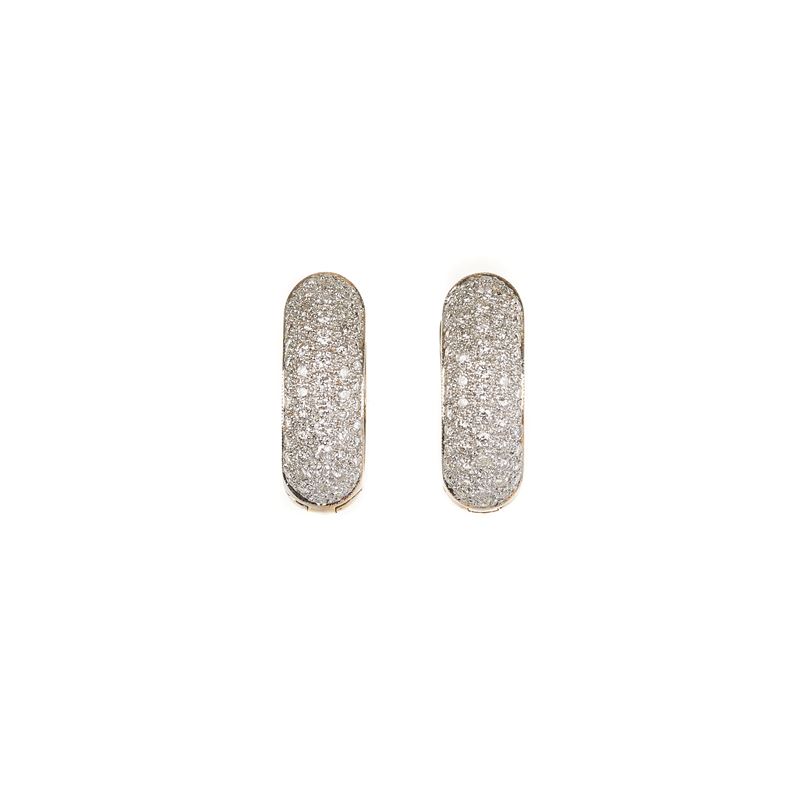 Paio di orecchini a cerchio in oro giallo 18 kt e diamanti