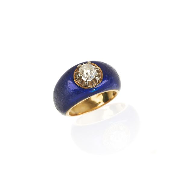 Pinky ring in 18 kt yellow gold, blue enamel and diamond