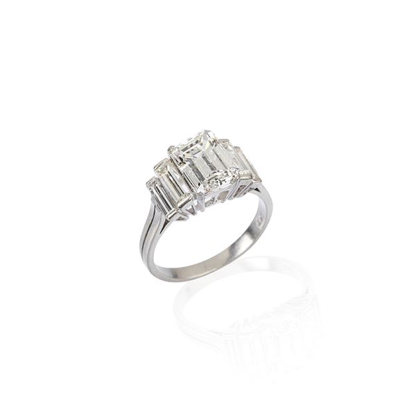 Ring in 18 kt white gold, diamonds and 2.09 ct diamond