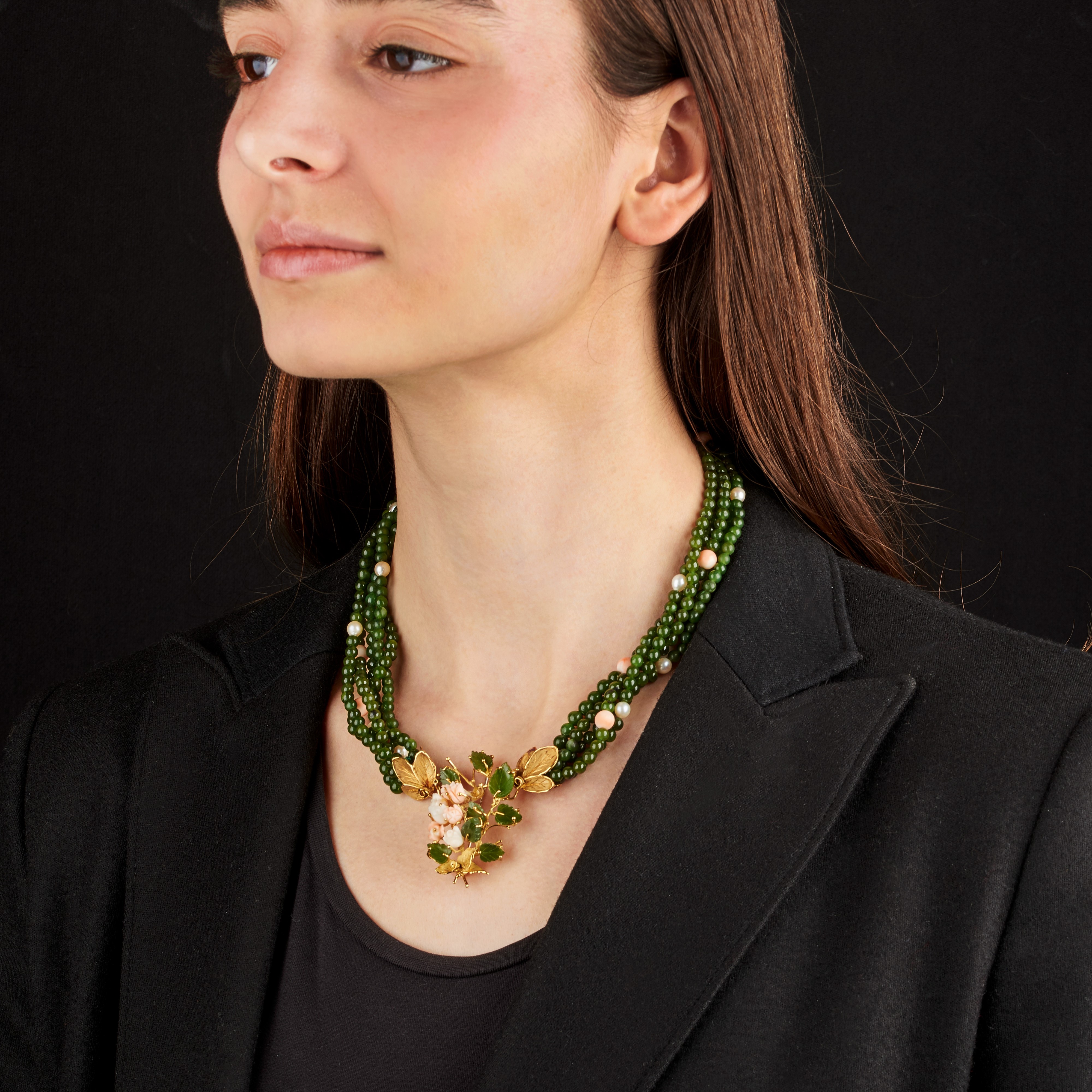 Collana in giadeite, perle, corallo rosa e oro giallo 18 kt