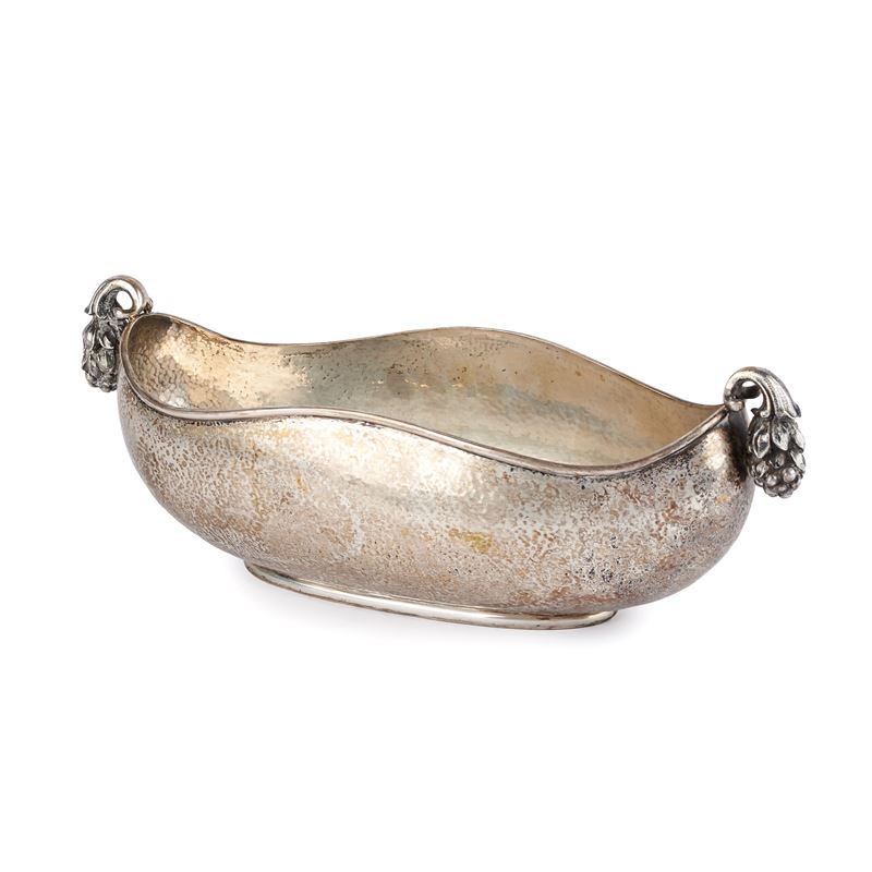 Cetrotavola a navicella in argento 800 martellato