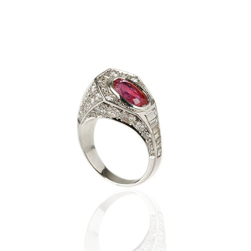 Anello in oro bianco, diamanti e rubino naturale Birmano