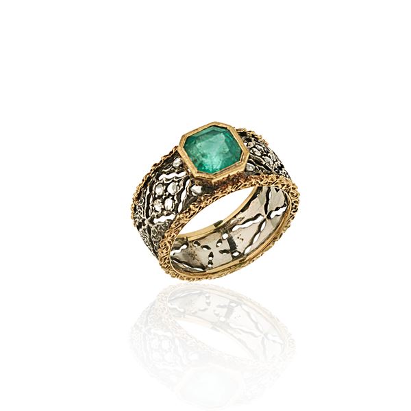 18 kt yellow golden range ring ring, silver, diamonds and emerald