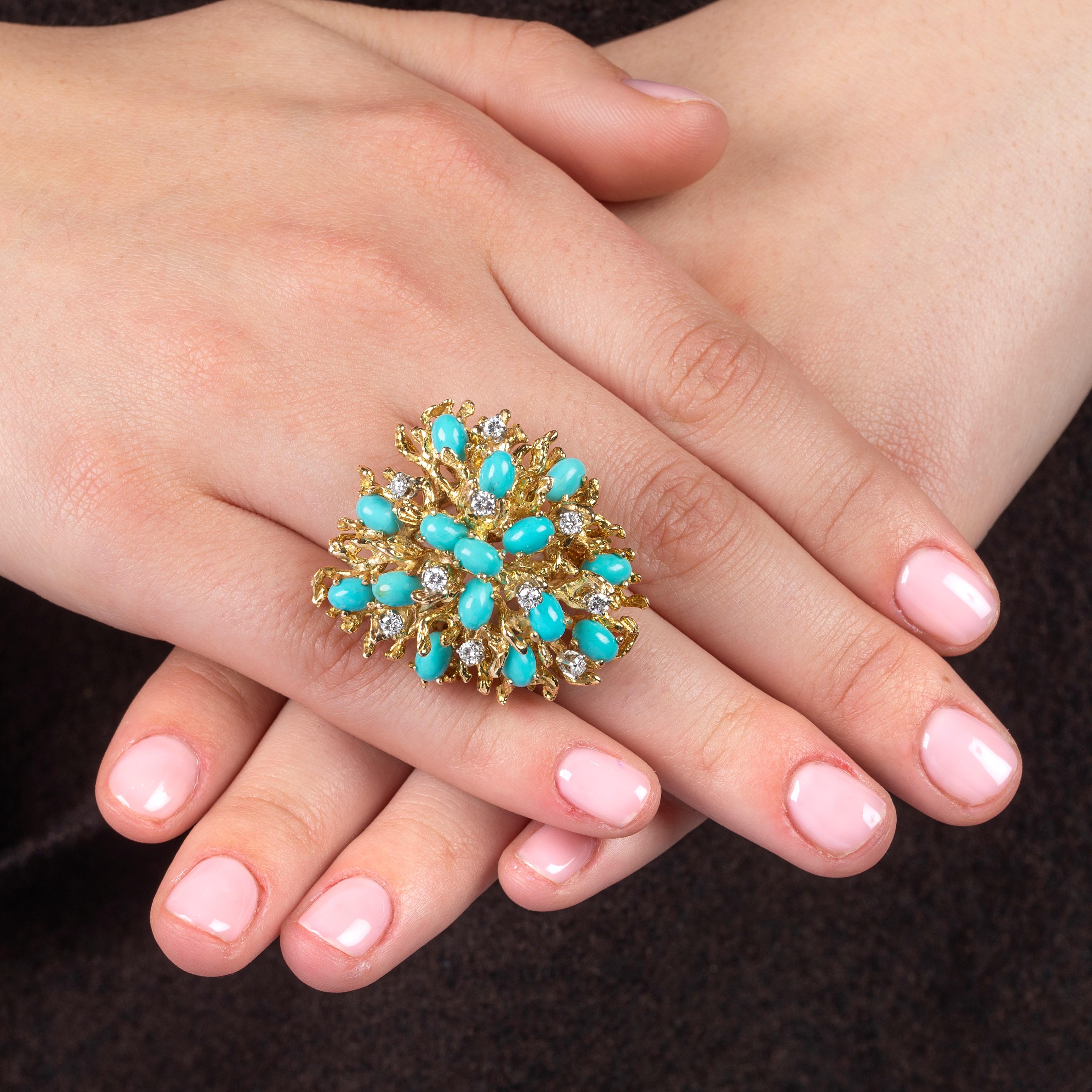 Grande anello in oro giallo 12kt, diamanti e turchese