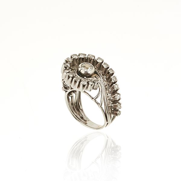 Anello da mignolo in oro bianco e diamanti
