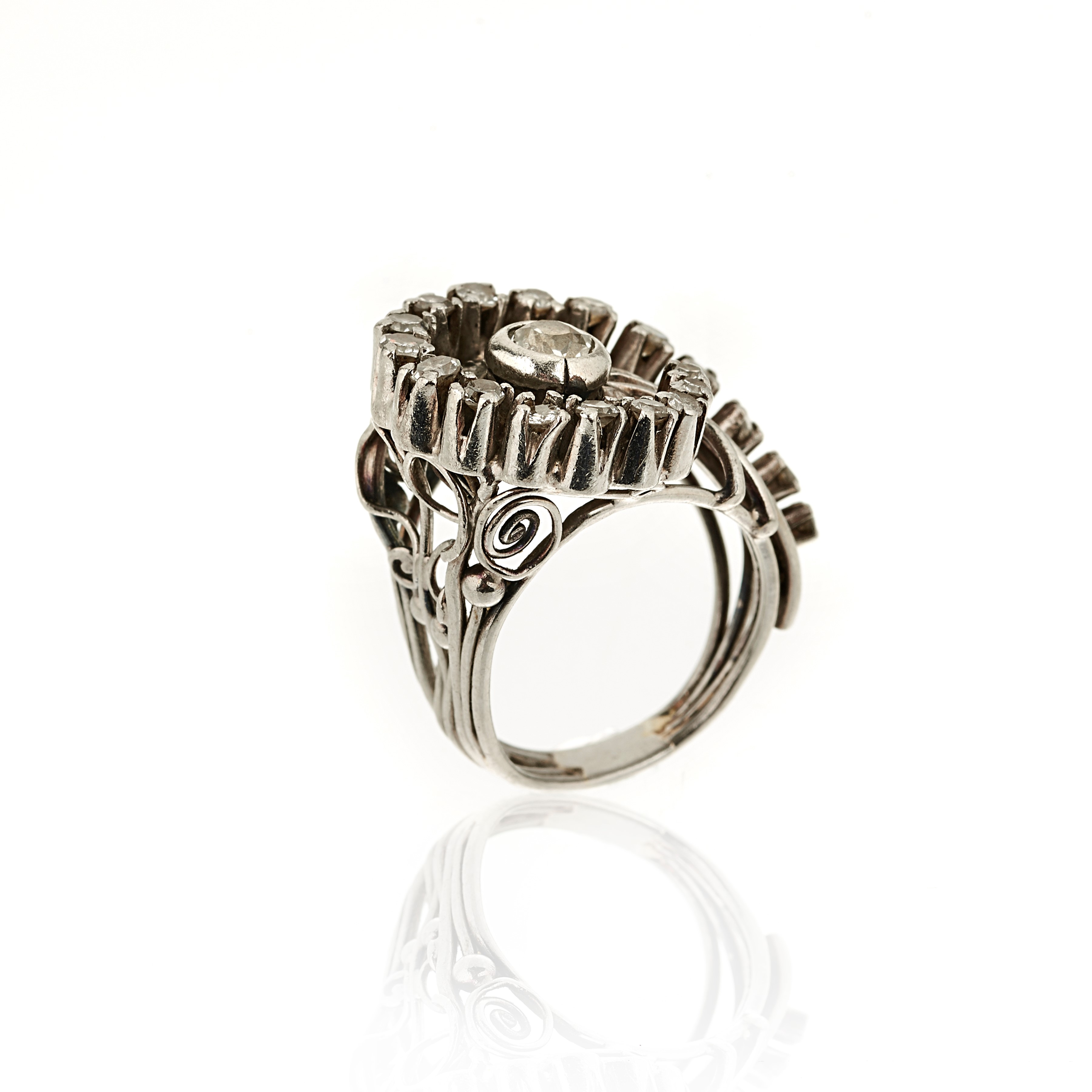 Anello da mignolo in oro bianco e diamanti