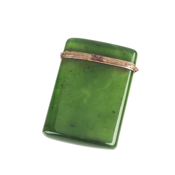 Cigarette case in nephrite, silver and red stones