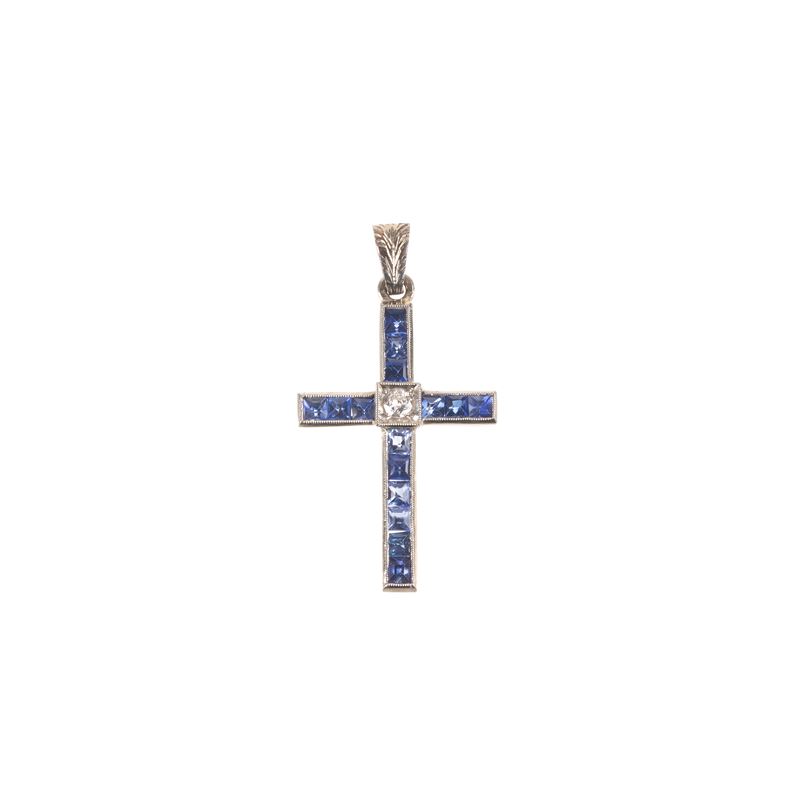 Croce in oro bianco, diamanti e pietre sintetiche blu